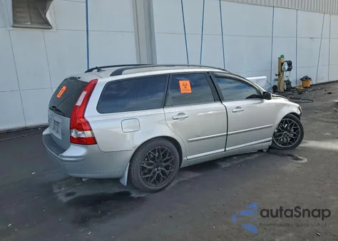2005 Volvo V50 T5 from USA, damaged, VIN YV1MW682552043585